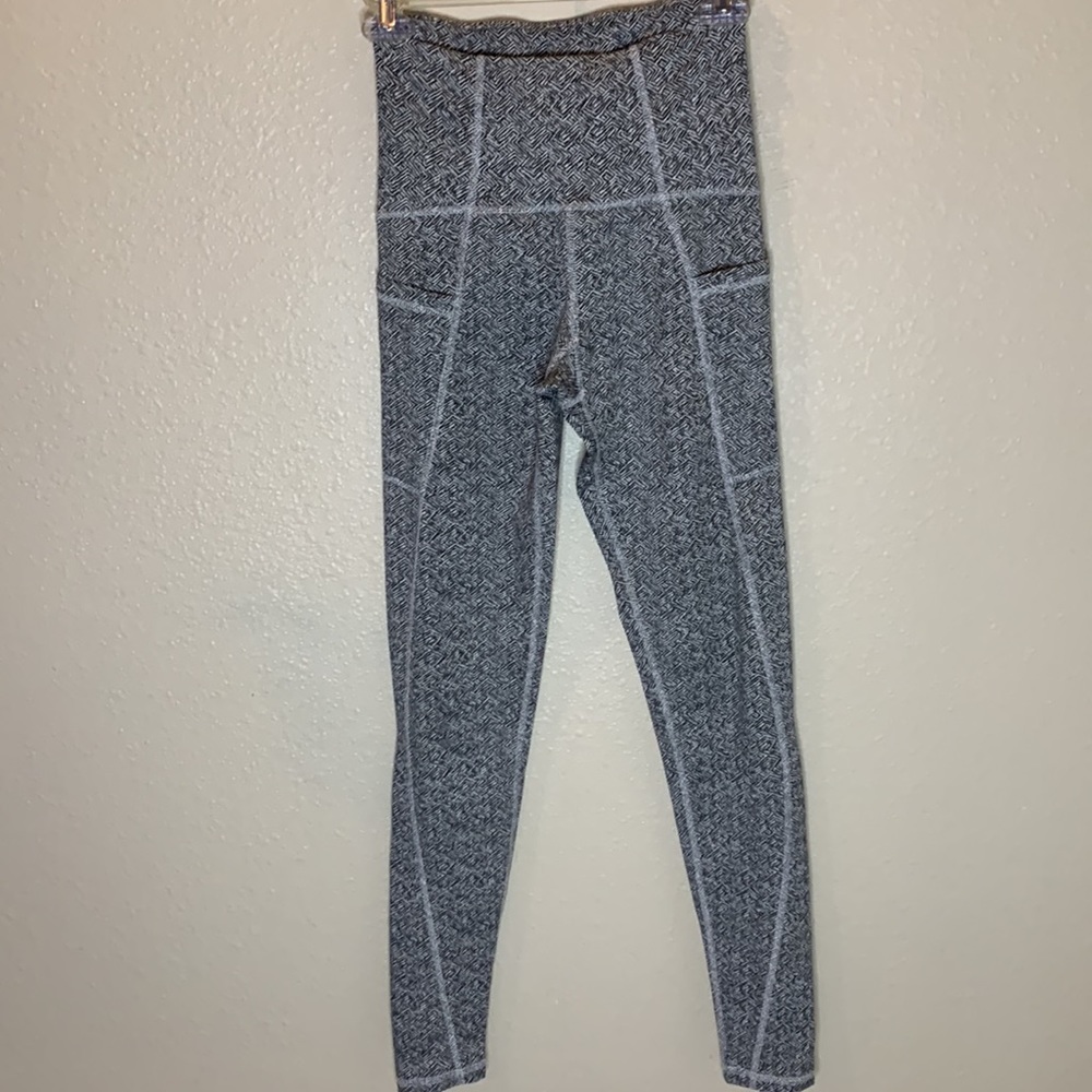 2 Piece Champion Set! Sports bra + Leggings - Picture 2 of 10